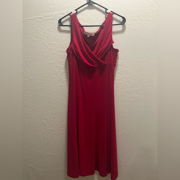 Evan Picone Dresses & Skirts - Evan Picone little red dress